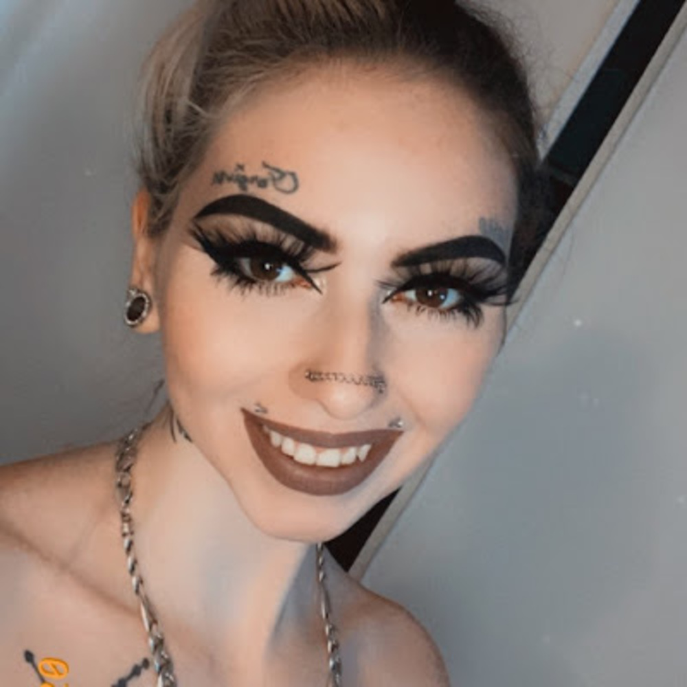 Meet your Posher, Stephanie